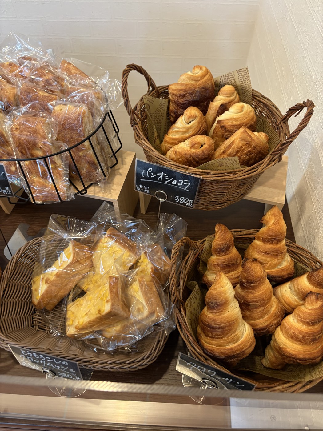 店内のパンの陳列
